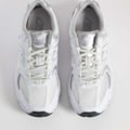 New Balance – 530 – Sneaker in Weiß und Silber