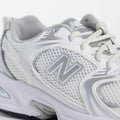 New Balance – 530 – Sneaker in Weiß und Silber