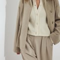 Strickjacke mit Rundhalsausschnitt
