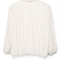 weite Bluse mit Schnürdetail
