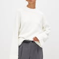 Strickpullover mit gefalteten Ärmeln