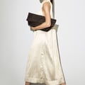 COS  Midikleid aus Satin in Knitteroptik - Ecru