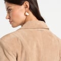 Manière De Voir Claire – Suede Wide Shoulder Cinch Waist Blazer – Beige