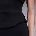 ASOS DESIGN – Midi-Bleistiftkleid aus neoprenartigem Material in Schwarz mit Schößchenoberteil im Korsettdesign