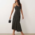 Mango – Maxikleid in Schwarz mit weißen Polka-Dots und schmalen Trägern