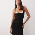 ASOS DESIGN – Maxikleid in Schwarz mit schmalen Trägern und Brustpartie mit Polka Dots
