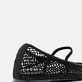 Mesh-Ballerinas mit Riemen