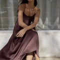 Trägerkleid mit gerafftem Volumen