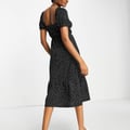 ASOS DESIGN – Strukturiertes Midikleid in Schwarz-weiß gepunktet