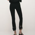 ASOS DESIGN – Caprihose aus Ponté-Stoff in Schwarz mit Fransensaum