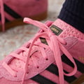 adidas Originals – Gazelle Indoor – Sneaker in Rosa und Schwarz mit Gummisohle