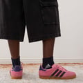 adidas Originals – Gazelle Indoor – Sneaker in Rosa und Schwarz mit Gummisohle