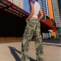 Bershka Straight-Fit-Hose mit Print