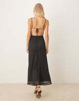 Gina Tricot – Midikleid aus Netzstoff in Schwarz mit weißem Punktemuster