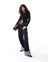 ASOS DESIGN – Strukturierte Strickjacke in Schwarz mit hoch angesetztem V-Ausschnitt