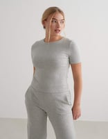 Aim'n – Ease – Geripptes T-Shirt in meliertem Grau