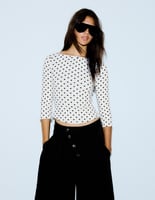 Bershka Langärmeliges Shirt mit Bateau-Ausschnitt
