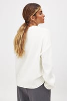 Strickpullover mit gefalteten Ärmeln