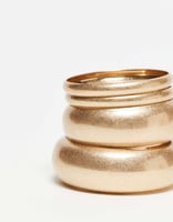 ASOS DESIGN – 4er-Pack Armreife in gebürsteter Gold-Optik