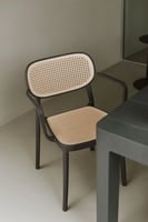 Sklum 4er-Set stapelbare Esszimmerstühle mit Armlehnen aus Polypropylen Omara, image 2 of 4