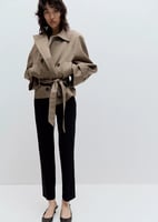 Mango Kurzer Trenchcoat mit Karomuster und Gürtel