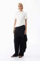 Asymmetrisches Shirt mit Drapierung
