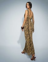 Pretty Lavish Chiffon-Maxikleid mit Wasserfallausschnitt und Schal-Detail in braunem Leopardenmuster, image 3 of 3
