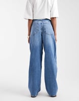 ONLY Tall – Paulina – Weite Jeans aus hellblauem Denim mit hohem Bund