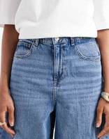ONLY Tall – Paulina – Weite Jeans aus hellblauem Denim mit hohem Bund