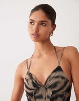 ASOS DESIGN – Maxikleid aus Netzstoff mit Tierfellmuster und Ziernähten
