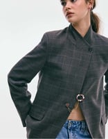 Stradivarius Brosche mit Schmucksteinkette in Gold