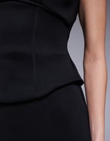 ASOS DESIGN – Midi-Bleistiftkleid aus neoprenartigem Material in Schwarz mit Schößchenoberteil im Korsettdesign