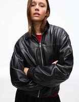 Bershka Jacke in Leder-Optik