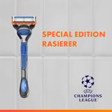 Gillette Fusion5 Rasierer für Männer, UEFA Champions League Special Edition — Inkl. 1 Gillette Nassrasierer, 4 Ersatzklingen mit Gleitstreifen und 5 Klingen, Langanhaltende Rasur, Rasiergel 200 ml