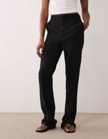 ASOS DESIGN Tall – Elegante, schmal geschnittene Hose in Schwarz mit geradem Schnitt