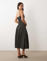 Mango – Maxikleid in Schwarz mit weißen Polka-Dots und schmalen Trägern