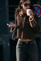 ZARA STRICKJACKE MIT FELLOPTIK-DETAILS