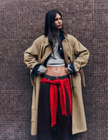 Bershka Langer Trenchcoat mit Raffungen und Gürtel