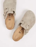 Birkenstock Boston Clogs aus Wildleder in verblasstem Khaki