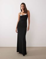 ASOS DESIGN – Maxikleid in Schwarz mit schmalen Trägern und Brustpartie mit Polka Dots