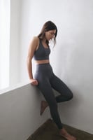 H&M Sportleggings mit SoftMove™ und Taschendetail - Dunkelgrau