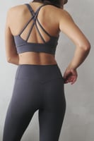 H&M Sportleggings mit SoftMove™ und Taschendetail - Dunkelgrau