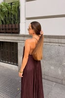 Trägerkleid mit gerafftem Volumen