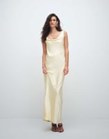 4th & Reckless – Maxikleid aus Satin in Zitronengelb mit Wasserfallausschnitt und Rückenschnürung