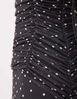 ASOS DESIGN – Kleid aus Netzstoff mit Schwalbenschwanz