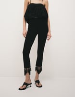 ASOS DESIGN – Caprihose aus Ponté-Stoff in Schwarz mit Fransensaum