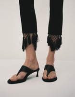 ASOS DESIGN – Caprihose aus Ponté-Stoff in Schwarz mit Fransensaum