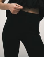 ASOS DESIGN – Caprihose aus Ponté-Stoff in Schwarz mit Fransensaum