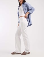 Only – Blush – Jeans in Weiß mit mittelhohem Bund und geradem Schnitt