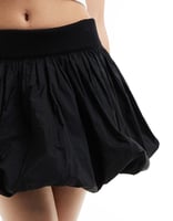 Mango – Minirock in Schwarz mit Ballonsaum